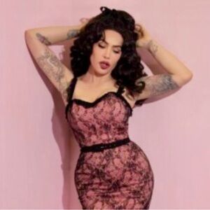 Vixen Peachy Pink & Black Lace Bustier Top L EUC